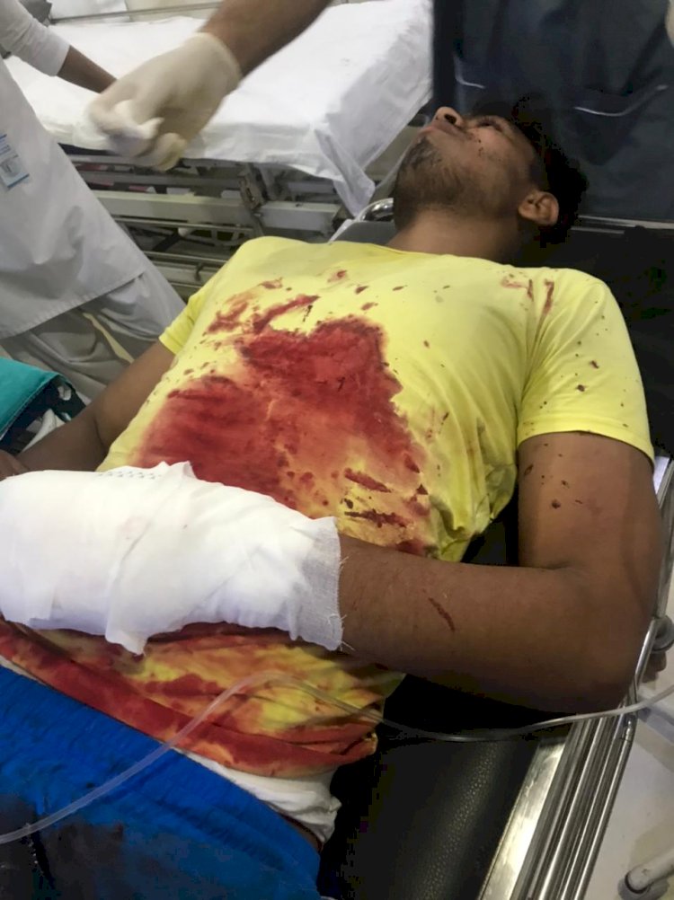 बेख़ौफ़ बदमाशों ने युवक व उसके दो साथियों पर तलवार व धारियों से किया हमला, एक युवक घायल
