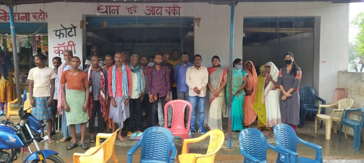 सलका कर्मी टिकरा शक्ति केंद्र में ढाई साल होने पर भाजपाइयों ने भूपेश सरकार की वादाखिलाफी अभियान चलाया।