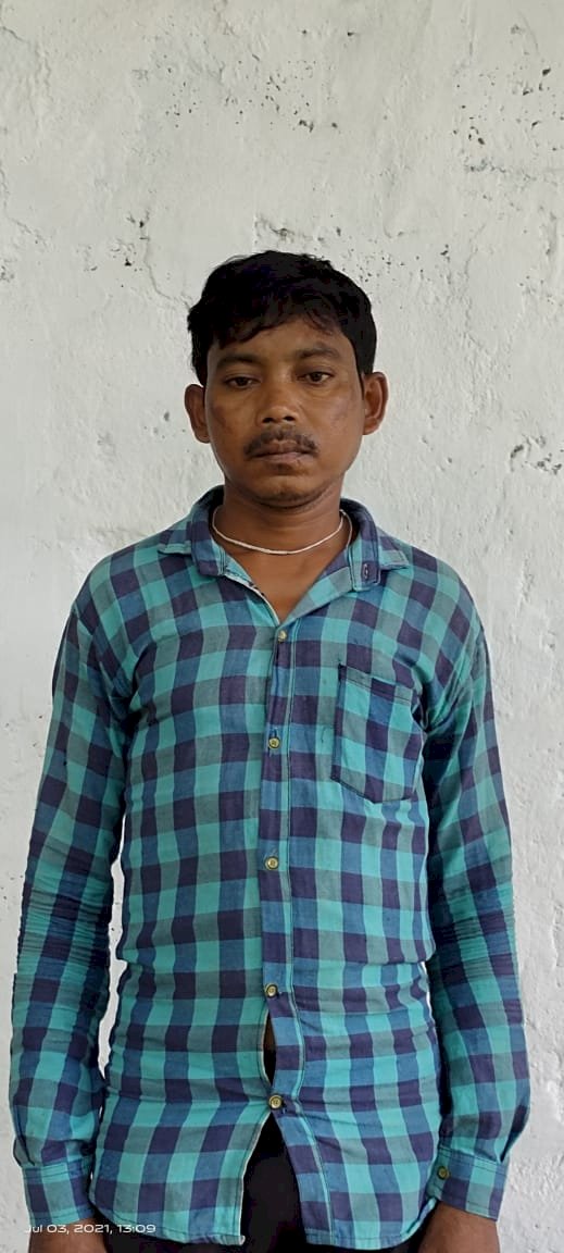 01 लाख के ईनामी नक्सली ने किया आत्मसमर्पण...आत्मसमर्पित नक्सली के निशानदेही पर 01 नग भरमार बंदूक व आईईडी बरामद...आत्मसमर्पित नक्सली को शासन की योजनाओं का मिलेगा लाभ