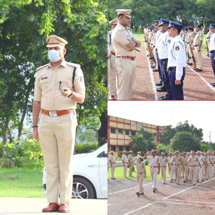 कबीरधाम पुलिस अधीक्षक मोहित गर्ग ने लिया जनरल परेड की सलामी किये निरीक्षण। रक्षित केंद्र के सभागार में दरबार लगाकर अधिकारी/जवानों की सुनी समस्याएं दिए आवश्यक निर्देश।