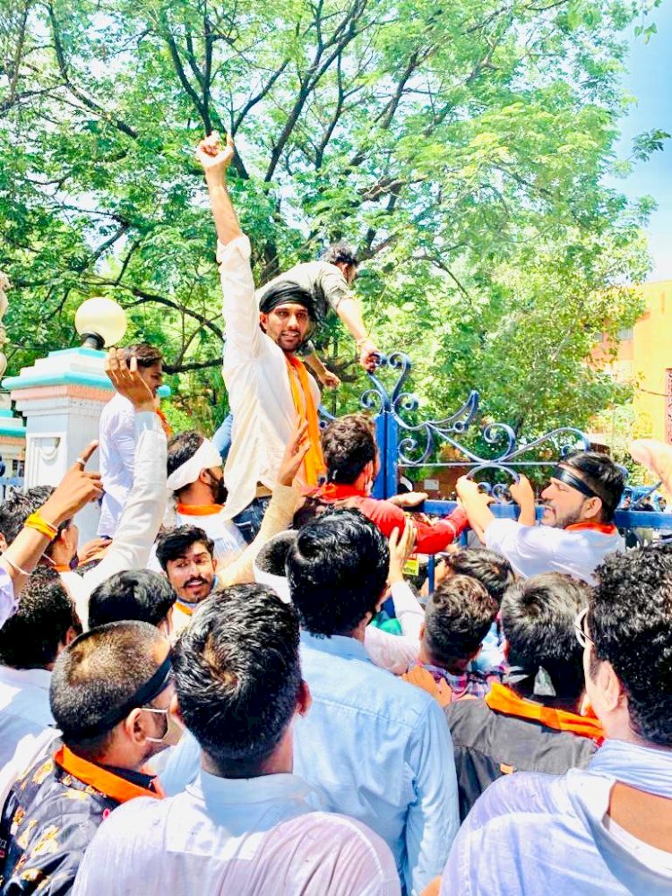 बढ़ रहे अत्याचारों के खिलाफ युवा मोर्चा ने किया कलेक्ट्रेट का घेराव