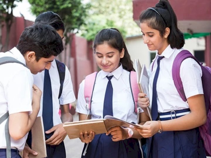 स्कूल-कॉलेज खोलने का फैसला स्थगित: 20 बच्चे कोरोना पॉजिटिव.... कोरोना संक्रमित 20 बच्चे पहुंचे अस्पताल.... स्कूल-कॉलेज खोलने का फैसला लिया गया वापस.... जानें कहां खुल रहे स्कूल.....
