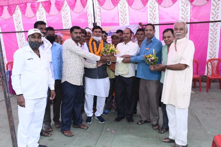 BEMETARA:अंत्यवसायी वित्त विकास निगम के सदस्य बने विजय बघेल, शपथ ग्रहण के बाद उनके गृह विधानसभा नवागढ़ आगमन पर हुआ भव्य स्वागत