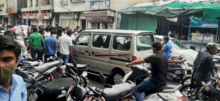 14 लाख रुपए बैंक में जमा करवाने जा रहे कर्मचारियों के साथ कोई सुरक्षा गार्ड नहीं, हुई लूट