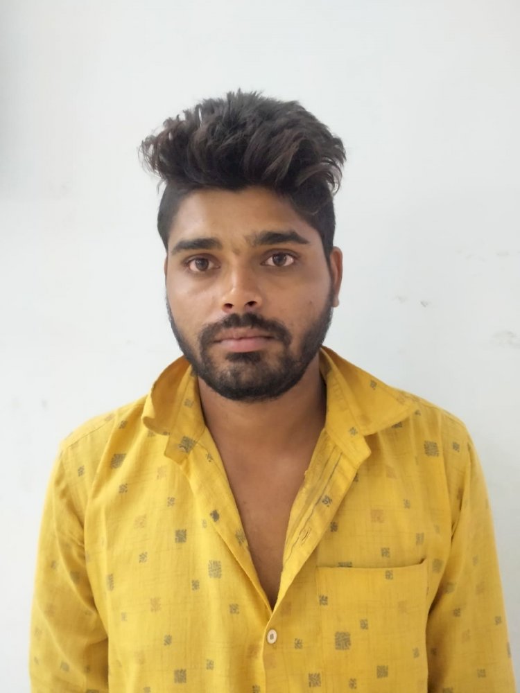 CG हत्या ब्रेकिंग: कलयुगी बेटे ने की पिता की निर्मम हत्या.... जमीन पर पटककर पैर से दबाया गला.... मौके पर ही मौत.... खेत में दफनाकर रखा शव.... फिर जो हुआ.... हत्या का कारण जान हो जाएंगे हैरान......
