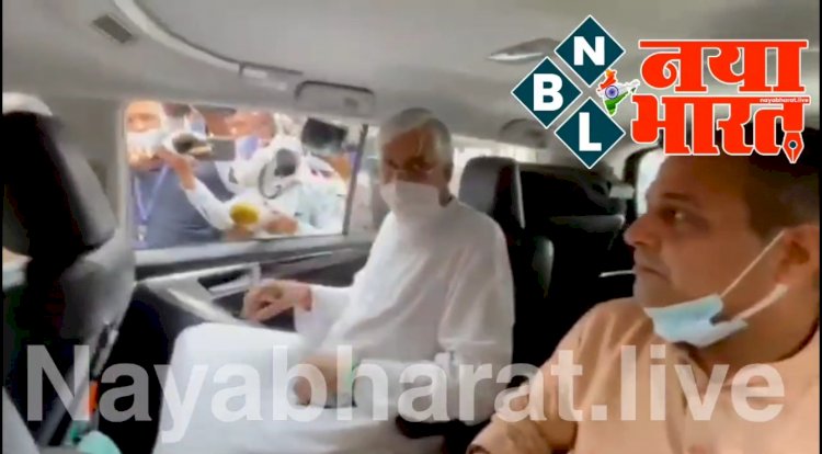 VIDEO सिंहदेव बंगले से विधानसभा लौटे: अपने बंगले से फिर बाहर निकले मंत्री सिंहदेव.... मंत्री सिंहदेव की CM से होगी चर्चा... मंत्री भी रहेंगे मौजूद…. बंगले से निकलते वक्त कही ये बात.... देखें VIDEO......