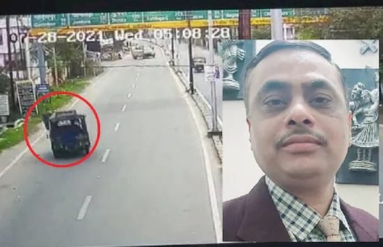 जज की हत्या VIDEO: चोरी के ऑटो से टक्कर मारकर मॉर्निंग वॉक पर निकले न्यायाधीश की हत्या.... हाईप्रोफाइल मामलों की कर रहे थे सुनवाई.... सुप्रीम कोर्ट पहुंचा मामला.... देखें जज के मर्डर का LIVE VIDEO.......