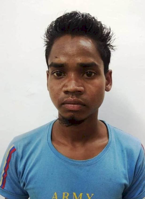 पोरदेम- रूबीमेटा पहाड़ी के बीच पुलिस - नक्सली मुठभेड़.एक ईनामी नक्सली गिरफ्तार , टिफिन बम सहित विस्फोटक पदार्थ बरामद