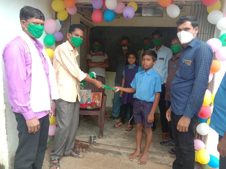 राज्य शासन की घोषणा के अनुरूप मस्तूरी क्षेत्र के स्कूलों में पढ़ाई सोमवार से हुई शुरू बड़े उत्साह के साथ बच्चे 16 महीने बाद पढ़ने के लिए पहुंचे स्कूल पढ़े पूरी खबर