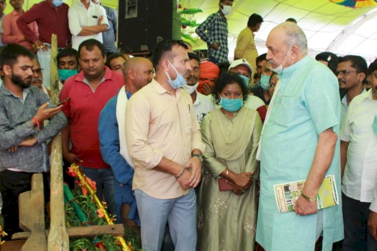 बेमेतरा:हरेली तिहार के अवसर पर ग्राम राखी में 70 लाख 86 हजार के कार्यों का किया लोकार्पण एवं भूमिपूजन कार्यक्रम में पहुंचे कृषि मंत्री रवींद्र चौबे