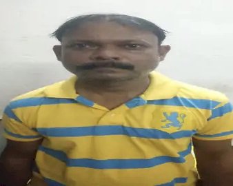 क्लर्क गिरफ्तार CG ब्रेकिंग: शादी का झांसा देकर 2 बच्चों की मां के साथ 2 सालों तक करता रहा दुष्कर्म.... फिर हुआ ये.... रेप का आरोपी शिक्षा विभाग का क्लर्क गिरफ्तार.....