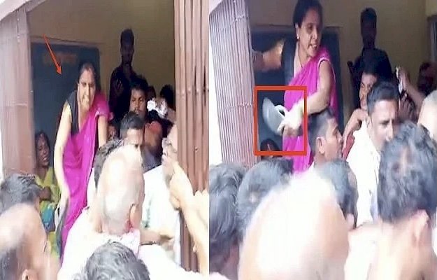 VIDEO कोरोना वैक्सीन से पहले चप्पल का डोज : वैक्सीन लगाने आये लोगों को महिलाकर्मी ने चप्पलों से पिटा….लाइन में बेकाबू भीड़ पर काबू पाने महिला कर्मी ने दनादन बरसाये चप्पल……..