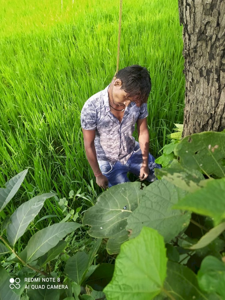 पचपेड़ी थाना क्षेत्र के दो अलग-अलग गांव में दो व्यक्तियों ने फांसी लगाकर दी जान दोनों ही घटना बीते रविवार रात्रि की पढ़े पूरी खबर