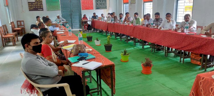 धमतरी जिले के समस्त शालाओ में शैक्षिक गुणवत्ता हेतु जिला स्तरीय समीक्षा बैठक संपन्न..