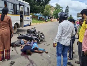 2 मौत CG दर्दनाक सड़क हादसा : रफ़्तार का क़हर ,तेज रफ्तार बाइक की भिड़ंत में 2 युवकों की दर्दनाक मौत, 4 घायल में से 3 की हालत गंभीर………