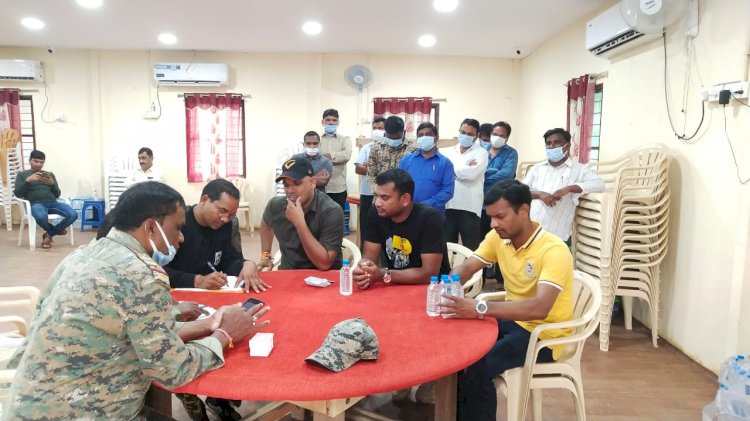 52परियों के साथ जुआ खेलते 10 जुआरियों को पुलिस ने किया गिरफ़्तार..1लाख रुपए नकदी  मौके से बरामद...