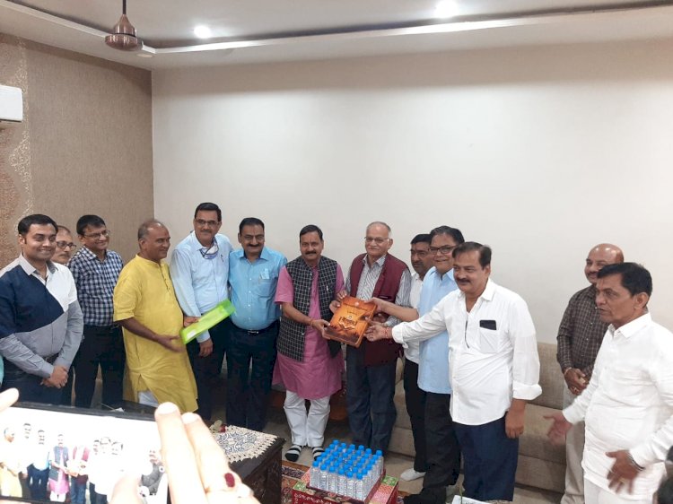 शिक्षा के क्षेत्र में हमारा समाज अग्रणी है जो की हमारी बौद्धिक सम्पदा को प्रगट करता है --अजय काबरा
