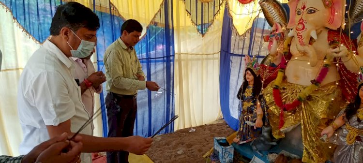 ग्रामीणों के बुलावे पर लखनपुर जनपद उपाध्यक्ष हुए गणेश पूजन में शामिल।