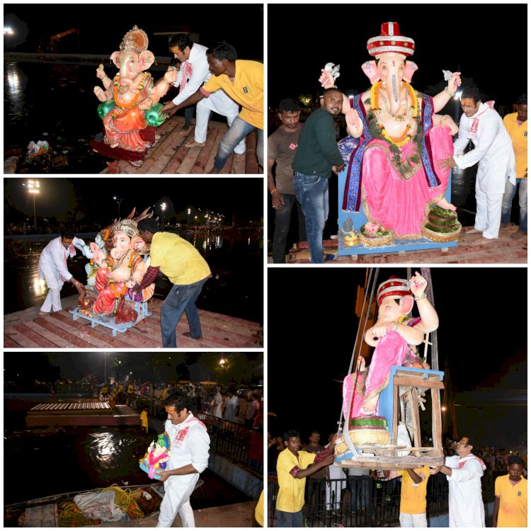 राजधानी रायपुर के सभी क्षेत्रों से प्रभु श्री गणेश जी का विसर्जन करने लोग पहुँच रहे खारुन तट पर.... विसर्जन में क्षेत्रीय विधायक विकास उपाध्याय भी पहुंचे महादेवघाट.... छोटी से लेकर बड़ी प्रतिमाओं के विसर्जन में मदद करते हुए आये नज़र.....