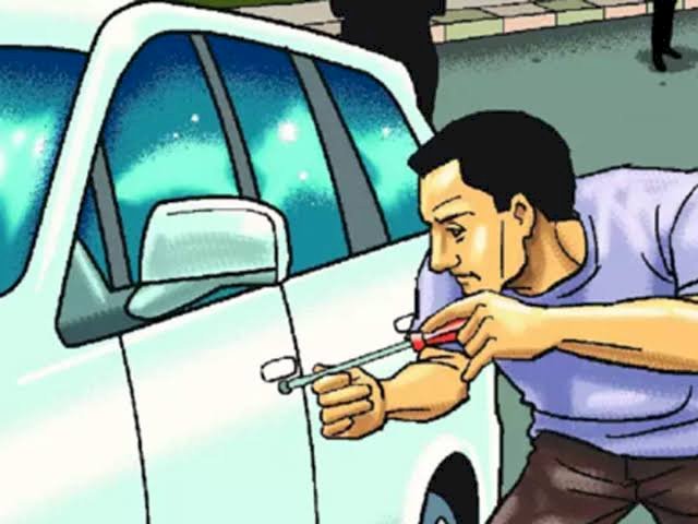 CG महिला जज की कार चोरी: न्यायधानी में चोरों के हौसलें इतने बुलंद की न्यायालय परिसर से महिला न्यायधीश की कार ही उड़ा ले गए….. सिविल लाइन थाने में दर्ज हुई शिकायत....