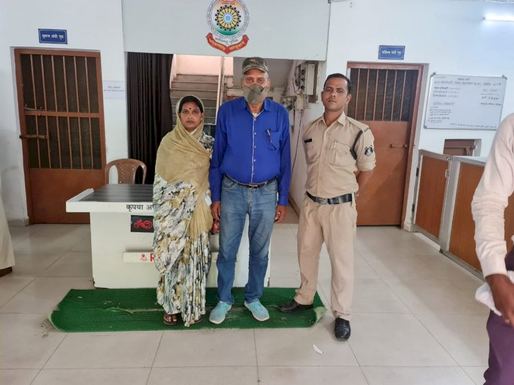 CG- नवविवाहिता आत्महत्या BIG NEWS: नवविवाहिता ने फांसी लगाकर की ख़ुदकुशी…. ससुराल वाले इस बात के लिए करते थे प्रताड़ित…. सास-ससुर गिरफ्तार.... सुसाइड नोट में मृतका ने बताई थी पीड़ा.... सुसाइड का कारण जान हो जाएंगे हैरान.....