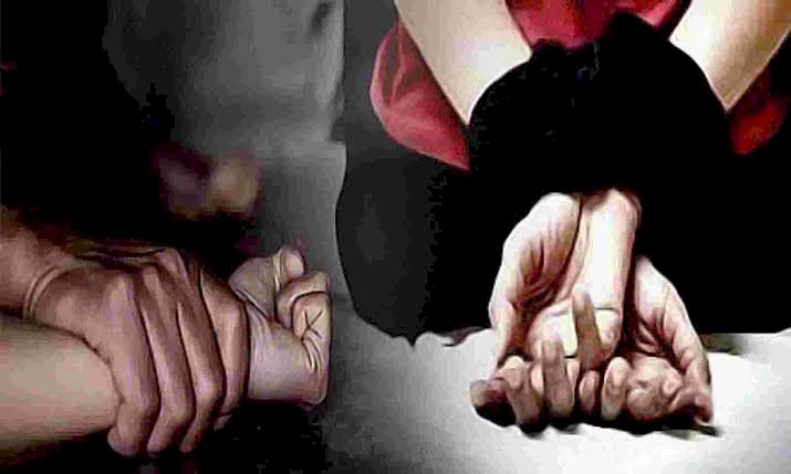 बिलासपुर के बिरकोना में छोटेलाल सूर्यवंशी ने महिला को जान से मारने की दे डाली धमकी आरोपी ने बिलासपुर के बड़े नेताओ से पहुंच की बात कह कर कहाँ जहाँ शिकायत करना है करो मेरा कोई कुछ नहीं कर सकता कोनी थाने में हुई शिकायत