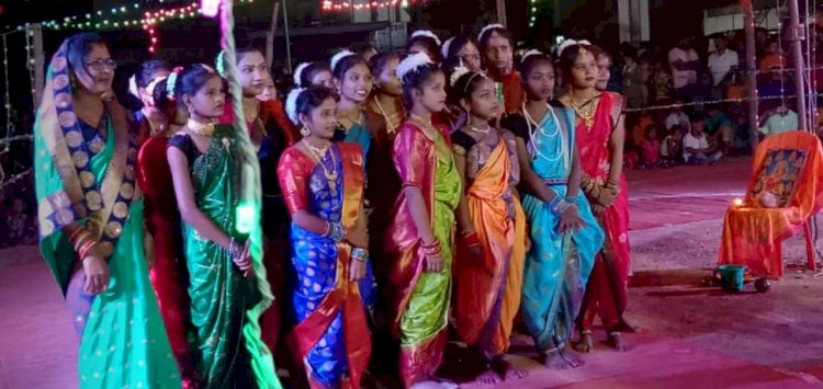 बेलरगांव में नवरात्रि की धूम, दुर्गा पंडालों में हुआ गरबा का आयोजन, देर रात तक झूमती रही... महिला व युवतियां... पढ़िए पूरी खबर..