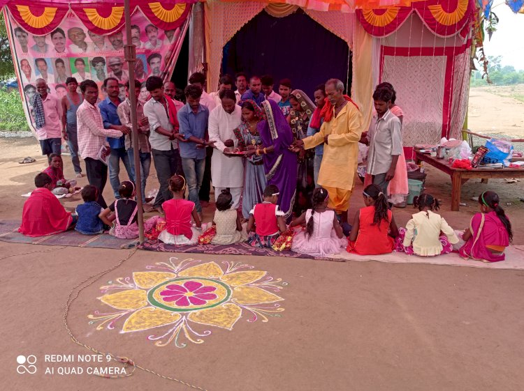 मस्तूरी के ग्राम पंचायत लोहर्सी में माँ दुर्गा सेवा समिति द्वारा देवी रूपी कुवारी कन्याओ को पूजा अर्चना कर कराया गया क्वारी भोजन भक्तो ने लिया आशीर्वाद पढ़े पूरी खबर