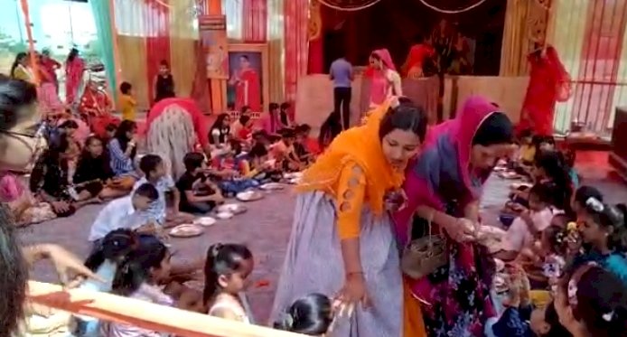 किन्नर समाज द्वारा नवमी पर भंडारे का किया आयोजन