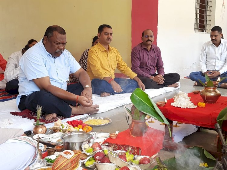 विजयादशमी के पावन पर्व पर रक्षित केन्द्र बेमेतरा में शस्त्र पूजा