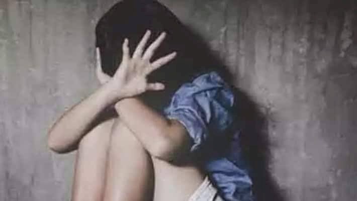 बाप-बेटी का रिश्ता शर्मसार: शराब के नशे में धुत पिता ने अपनी 8 साल की बेटी के साथ किया दुष्कर्म.... बेटी से की हैवानियत.... हिरासत में कलयुगी पिता......