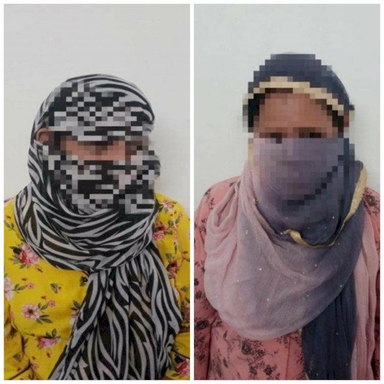 हाईप्रोफाइल सेक्स रैकेट का भंडाफोड़: जीवन बीमा पॉलिसी के साथ मुफ्त देते थे सेक्स सर्विस.... नौकरी का झांसा देकर लड़कियों से कराते थे गलत काम.... दो महिलाओं समेत 5 गिरफ्तार.... सरकारी कर्मचारियों और नेता का भी था आना-जाना... हरकतें देख पुलिस भी रह गई दंग......