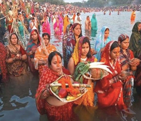 बिना वैक्सीनेशन छठ घाट पर एंट्री नहीं:छठ पूजा को लेकर यहाँ जिला प्रशासन ने जारी किया आदेश, कलेक्टर बोले- संक्रमण बढ़ रहा, कोई चूक स्वीकार नहीं…..