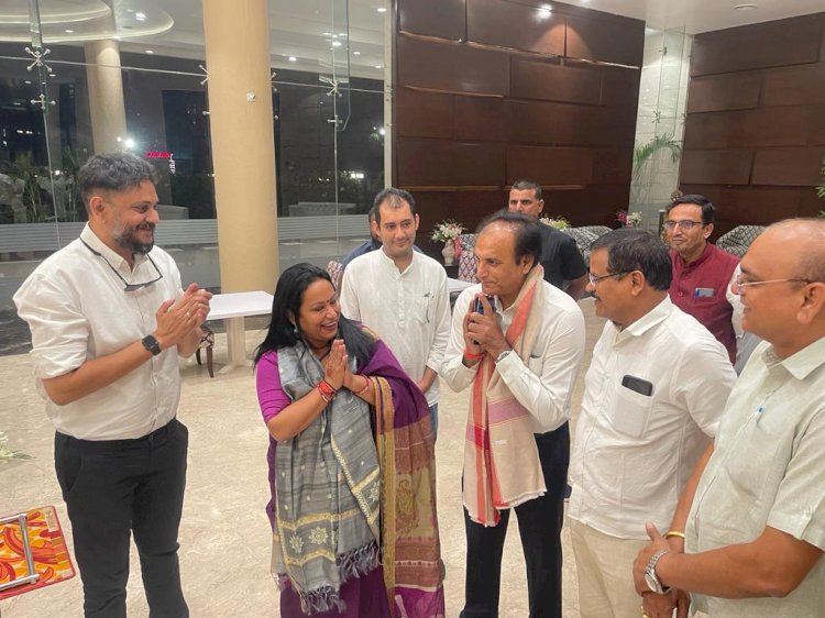 CG पूर्व अंतरराष्ट्रीय क्रिकेटर की राजनीति में एंट्री : क्रिकेटर राजेश चौहान प्रोफेशनल कांग्रेस से करेंगे राजनीतिक पारी की शुरुआत…प्रोफेशनल कांग्रेस की को-ऑर्डिनेटर जरिता ने दिलाई सदस्यता……