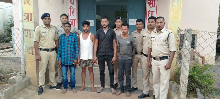CG- पुलिस पार्टी पर हमला: रेड कार्यवाही करने गई थी पुलिस टीम.... अश्लील गाली-गलौज.... लाठी-डंडे और पत्थरों से पुलिस पार्टी की पिटाई.... फिर जो हुआ.... पुलिस पार्टी पर हमला करने वाले 4 आरोपी गिरफ्तार......