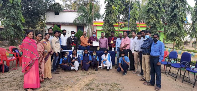 विधिक जागरूकता एवं सलाह शीर्षक पर पंडरिया ब्लाक के ग्राम मुनमुना संकुल में निबंध, चित्रकारी व स्लोगन लेखन प्रतियोगिता का आयोजन।