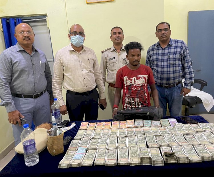 CG:बेमेतरा में वाहन चेकिंग के दौरान राजस्व एवं पुलिस विभाग को मिले,25 लाख 65 हजार रूपये नगद रकम का आवश्यक दस्तावेज मौके पर पेश नही किये