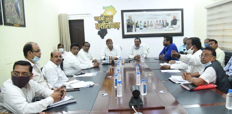 CG ब्रेकिंग: कर्मचारी संघ की हड़ताल खत्म.... मंत्री अकबर और मंत्री टेकाम से मुलाकात के बाद संघ ने लिया हड़ताल समाप्त करने का फैसला.... चर्चा में लिया गया ये निर्णय.......