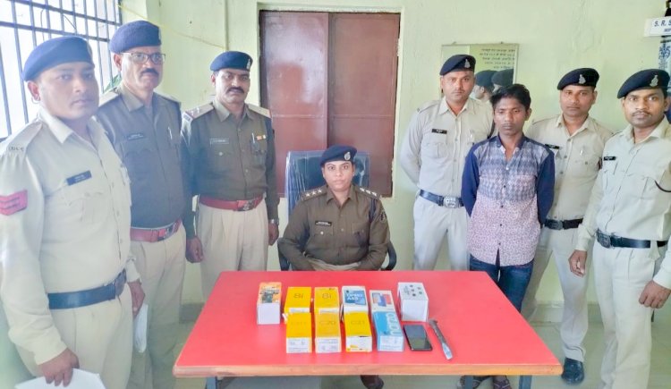 मोबाइल दुकान में चोरी के अपराध को अंजाम देने वाले 01 आरोपी एवं 01 विधि विरुद्ध संघर्ष बालक को पिपरिया पुलिस ने किया गिरफ्तार।