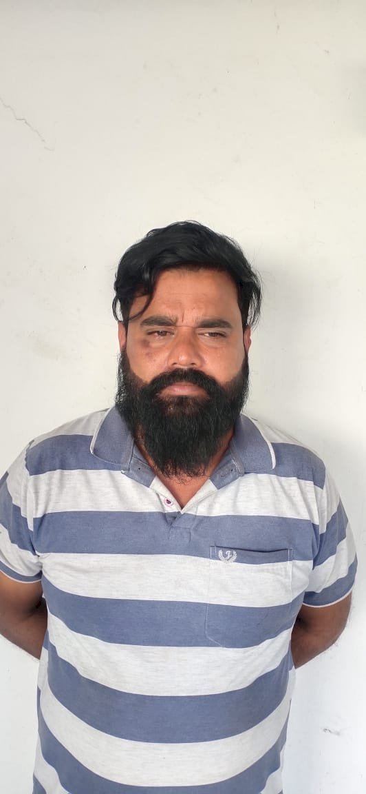 CG ब्रेकिंग: डायरेक्टर गिरफ्तार.... करोड़ों की ठगी.... 700 से ज्यादा लोगों को बनाया अपना शिकार.... कार्यालय बंद कर भागा.... फिर जो हुआ.... फरार डायरेक्टर को पुलिस ने रायपुर से किया गिरफ्तार.....