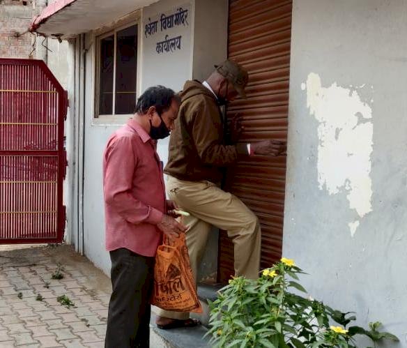 न्यू राजेन्द्रनगर में 63 लाख का बकाया न देने पर आरडीए ने श्वेता विद्या मंदिर को सील किया.... दो जनता फ्लैटस का अवैध कब्जा भी हटवाया गया.....