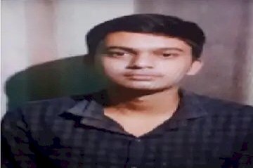 CG 12वीं कक्षा के स्टूडेंट की मिली लाश:स्कूल के बाथरूम में मिला छात्र का मिला शव... मचा हडकंप, पुलिस जाँच में जुटी….पीएम रिपोर्ट से खुलेगा मौत का राज…..