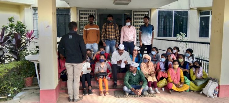समस्या लेकर मिलने आए बस्तर के युवाओं की अनदेखी संभाग आयुक्त को पडी मेंहगी