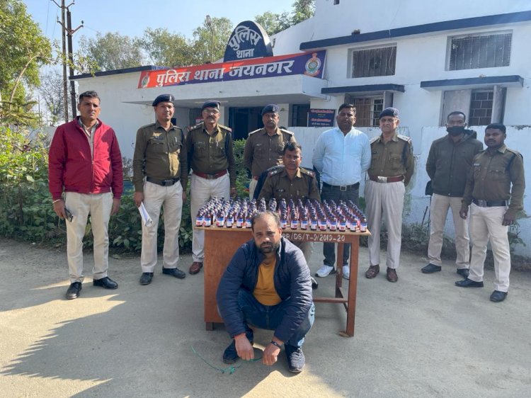 *सुरजपुर पुलिस की नशे के खिलाप ताबड़तोड़ कार्यवाही ...नशे के सामग्री सहित सरगना को किया उत्तरप्रदेश से गिरफ्तार ....*