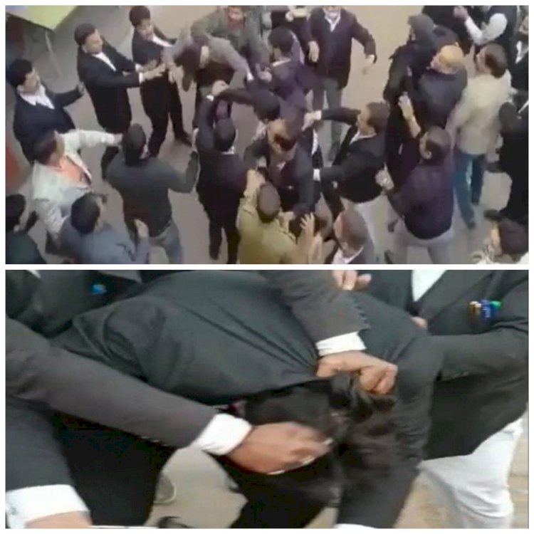 थाने में वकीलों ने काटा बवाल VIDEO: थाने के अंदर वकीलों के बीच जमकर मारपीट.... वकीलों के दो गुटों में संघर्ष.... एक दूसरे पर जमकर बरसाये लात-घुसे.... दौड़ा-दौड़ाकर पीटा..... देखें VIDEO......