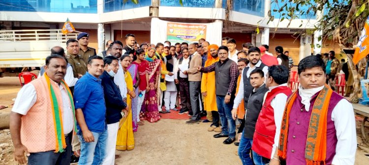 आज भारतीय जनता पार्टी जगदलपुर के तत्वाधान में नवीन प्रीमियर मदिरा दुकान खोलने का विरोध करते हुए धरना प्रदर्शन किया गया