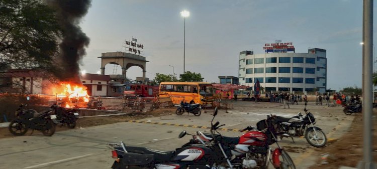 छत्तीसगढ़ विद्युत मंडल अभियंता संघ, आज मड़वा पावर प्लांट में अराजक और विध्न संतोषी तत्वों द्वारा की गई प्राणघातक हिंसा और आगजनी की तीखी भर्त्सना करता है.......