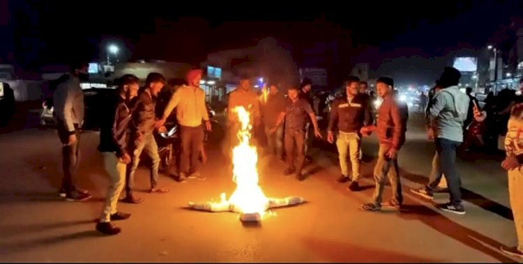 भाजपा कार्यकर्ताओं ने फूंका पंजाब सीएम का पुतला:पीएम की सुरक्षा में चूक से हुए नाराज, कंवरपाल सिंह के नेतृत्व में नारेबाजी करते हुए किया विरोध प्रदर्शन…..