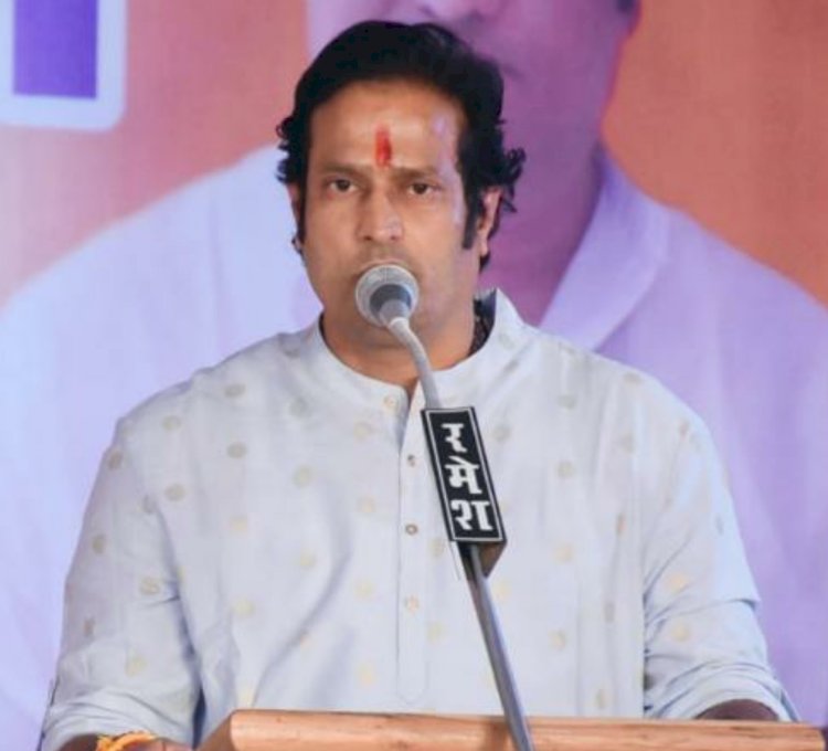 कांग्रेस के राष्ट्रीय सचिव विकास उपाध्याय ने देश की वर्तमान हालात को देखते हुए राहुल गांधी और प्रियंका गांधी की सुरक्षा में एसपीजी बहाल करने की मांग उठाई....