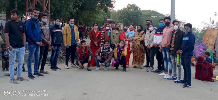 वृक्षित फाउंडेशन द्वारा जरूरतमंद परिवारों को भोजन का किया वितरण